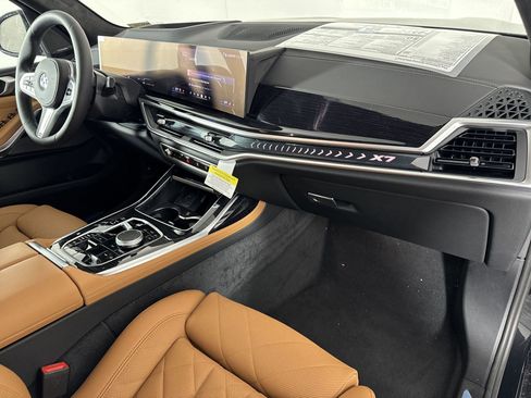 Used 2026 BMW X7 xDrive40i w/ M Sport Package image 31