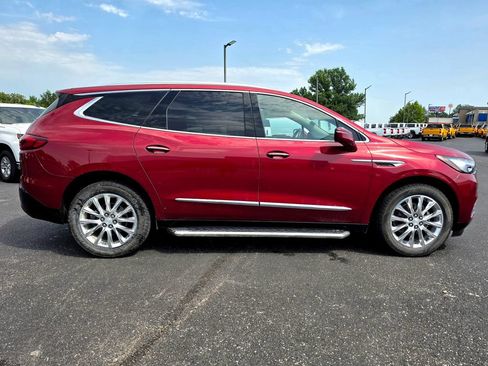 Used 2021 Buick Enclave Premium w/ Surround and Sites Package AWD/4WD image 7