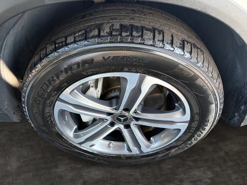 Used 2019 Mercedes-Benz GLC 300 4MATIC image 39