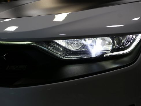 Used 2021 Chevrolet Camaro LT w/ 1LE Track Performance Package image 6