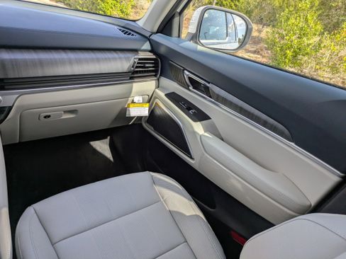 New 2025 Kia Telluride EX w/ EX Captain's Chair Package image 23