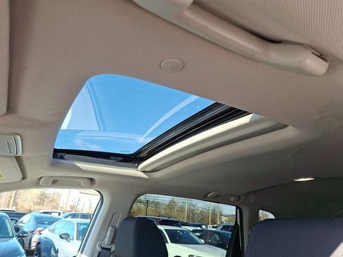 Used 2025 Honda CR-V EX image 15