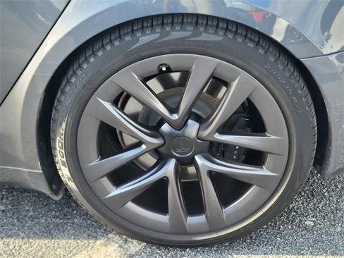 Used 2021 Tesla Model S Plaid image 7