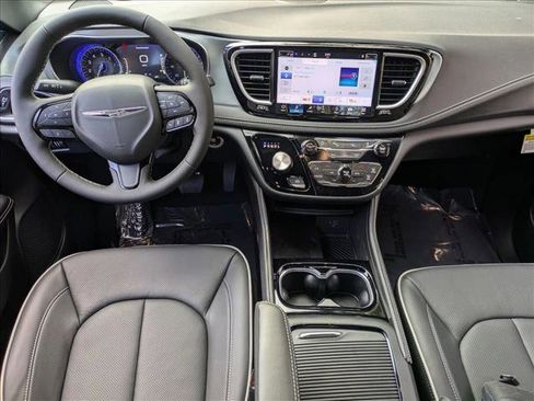 New 2026 Chrysler Pacifica Limited w/ S Appearance Package FWD image 10