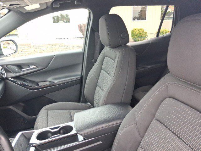 Used 2025 Chevrolet Equinox LT FWD image 18