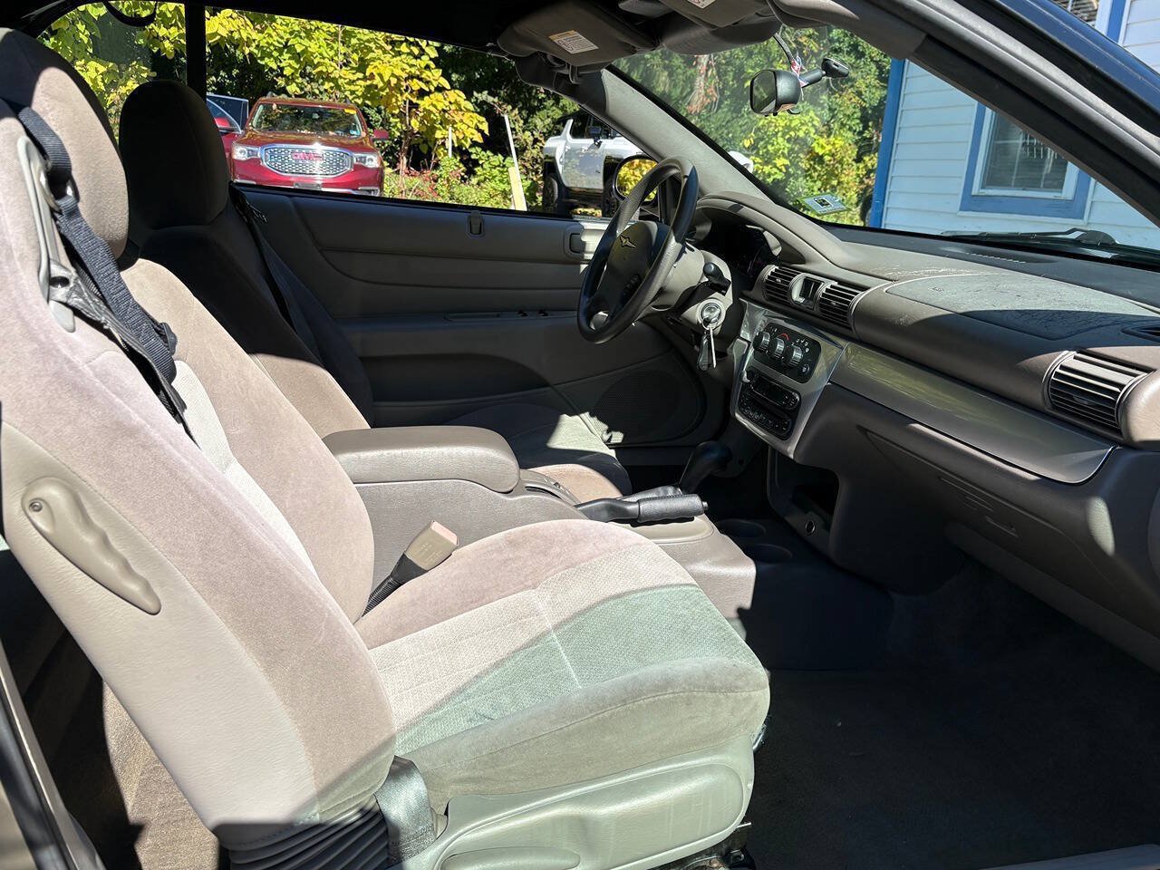 Used 2006 Chrysler Sebring Touring FWD image 18