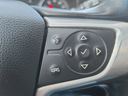 Used 2024 GMC Terrain SLT image 13