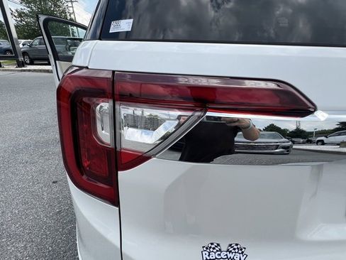 Certified 2023 GMC Acadia Denali w/ Denali Technology Package image 21