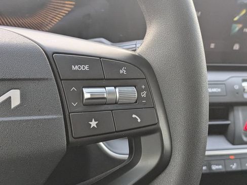 Certified 2025 Kia K4 FWD image 28