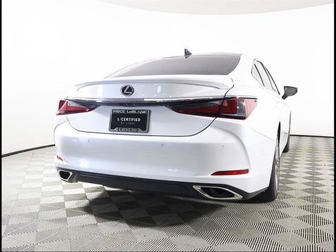Certified 2022 Lexus ES 350 Ultra Luxury w/ Accessory Package 2 FWD image 5