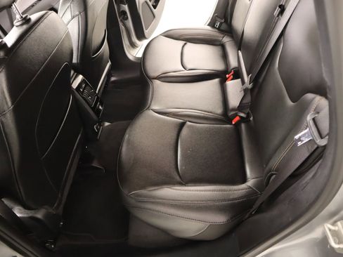 Used 2024 Jeep Compass Latitude image 12