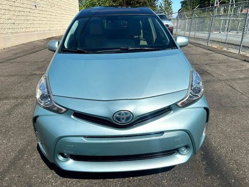 Used 2015 Toyota Prius V Five image 2