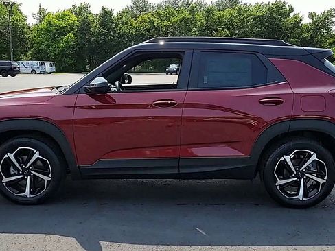 Certified 2023 Chevrolet TrailBlazer RS w/ Sun and Liftgate Package FWD image 5
