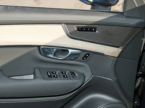 New 2026 Volvo XC90 B5 Plus w/ Protection Package image 11