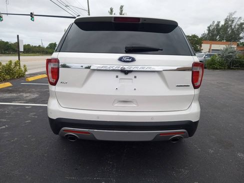 Used 2016 Ford Explorer XLT w/ Equipment Group 202A FWD image 6