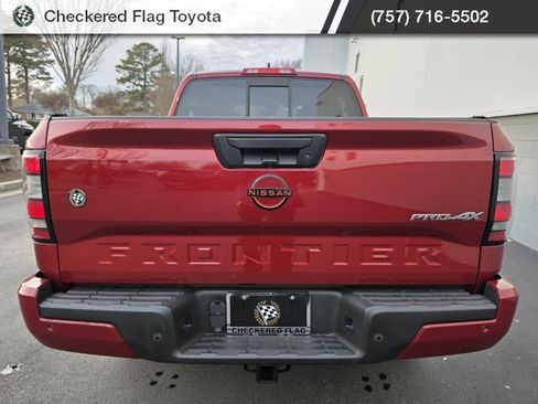 Used 2022 Nissan Frontier PRO-4X image 6