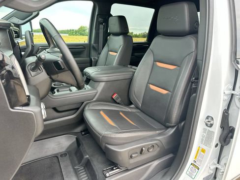 Used 2024 GMC Sierra 2500 AT4 w/ AT4 Premium Plus Package AWD/4WD image 11
