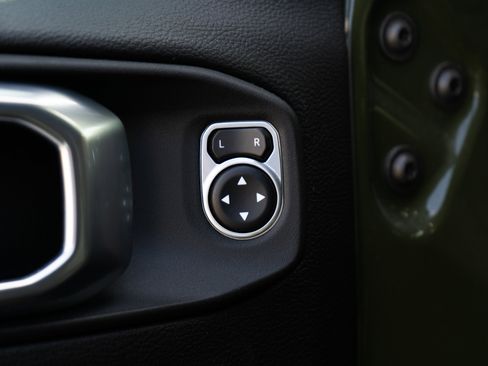 Used 2021 Jeep Wrangler Unlimited Sahara w/ LED Lighting Group image 39