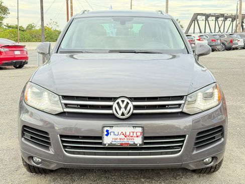 Used 2012 Volkswagen Touareg VR6 image 10
