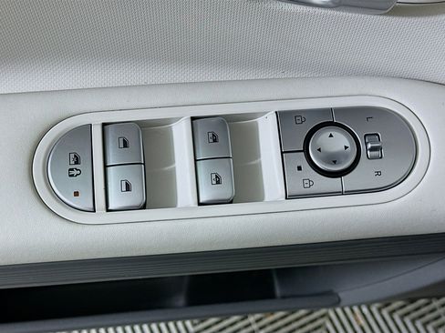 Used 2024 Hyundai Ioniq 5 SEL image 15