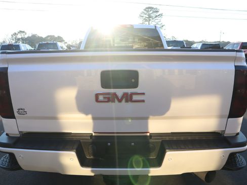 Used 2018 GMC Sierra 3500 Denali w/ Duramax Plus Package image 8