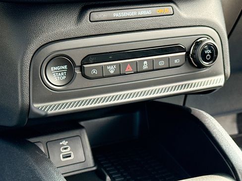 Used 2025 Ford Bronco Sport Outer Banks AWD/4WD image 10