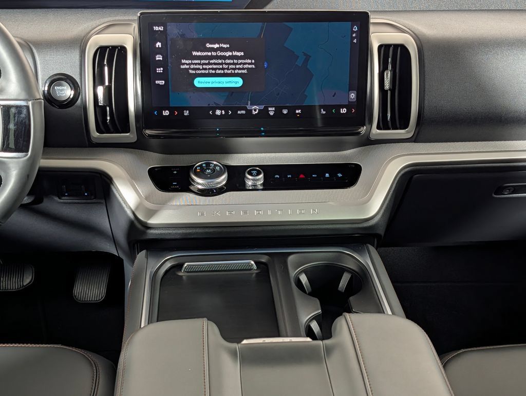 Certified 2025 Ford Expedition Active AWD/4WD image 17