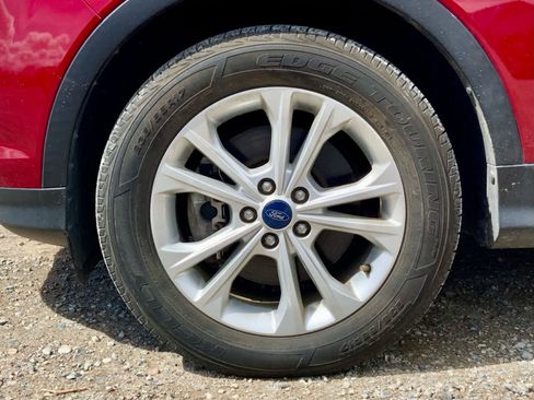 Used 2018 Ford Escape SE w/ SE Sync 3 Package AWD/4WD image 14