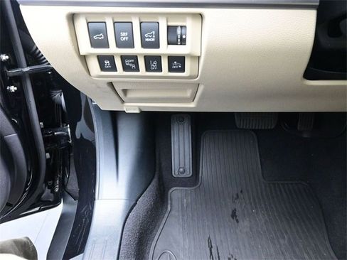 Used 2016 Subaru Outback 3.6R Limited image 16