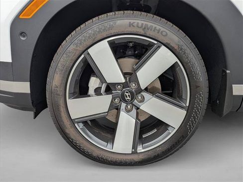 New 2026 Hyundai Santa Fe Limited FWD image 9