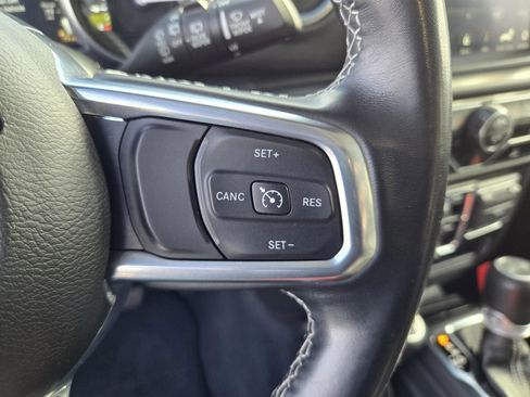 Used 2022 Jeep Wrangler Unlimited Sahara image 18