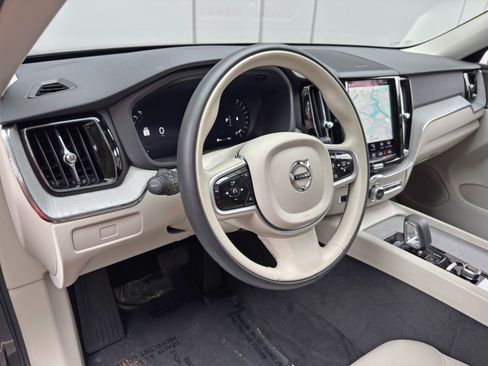 Used 2025 Volvo XC60 B5 Plus w/ Climate Package AWD/4WD image 14