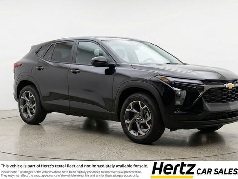 Used 2025 Chevrolet Trax LT image 1