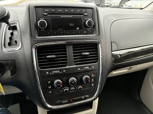 Used 2012 Dodge Grand Caravan SE image 10
