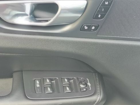 Certified 2023 Volvo XC60 B5 Plus w/ Climate Package image 10