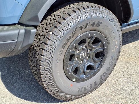 New 2025 Ford Bronco Badlands image 5