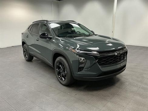 New 2026 Chevrolet Trax LT w/ Driver Confidence Package FWD image 1