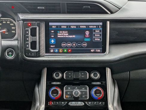 Used 2021 GMC Yukon XL Denali AWD/4WD image 25