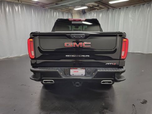 Used 2025 GMC Sierra 1500 AT4 w/ AT4 Premium Package AWD/4WD image 7