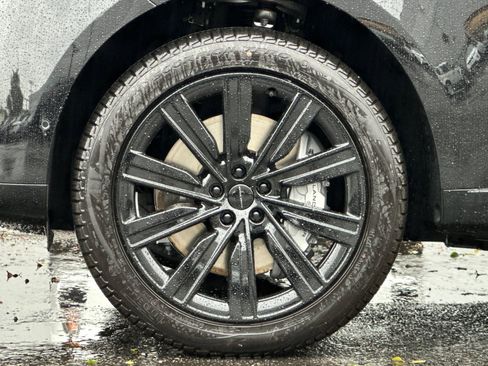 New 2026 Land Rover Range Rover SE image 13