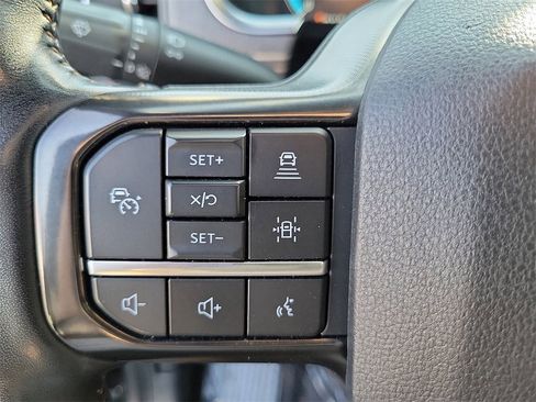 Used 2023 Ford F150 Platinum image 5