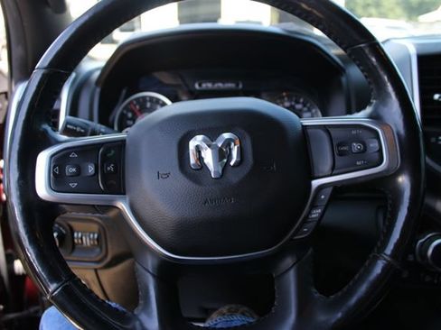 Used 2019 RAM 1500 Big Horn AWD/4WD image 10