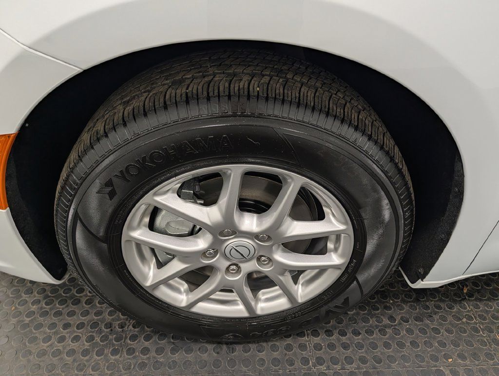 Used 2026 Chrysler Pacifica Select FWD image 7