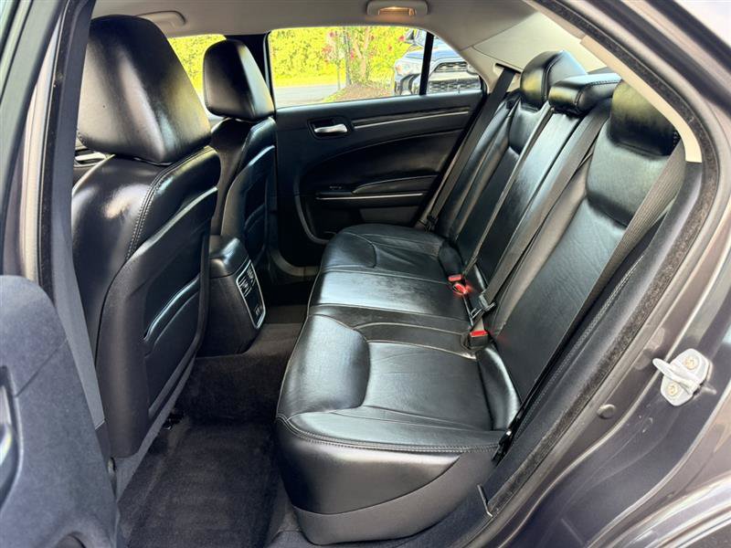 Used 2016 Chrysler 300 Limited RWD image 22