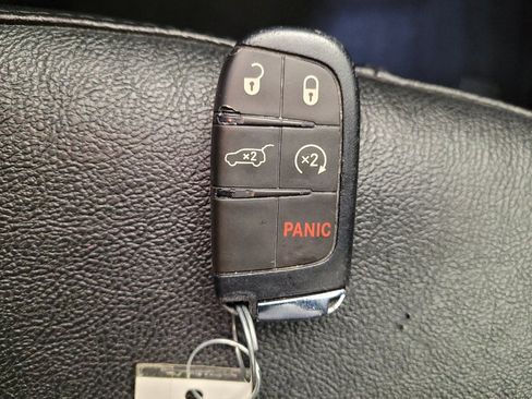 Used 2021 Jeep Compass Latitude AWD/4WD image 32