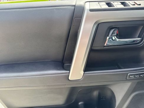 Used 2022 Toyota 4Runner Limited RWD image 17