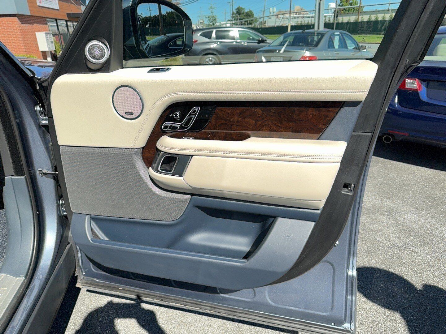 Used 2020 Land Rover Range Rover HSE AWD/4WD image 27