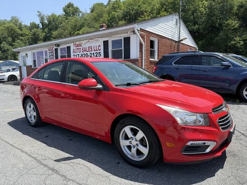 Used 2016 Chevrolet Cruze LT FWD image 3