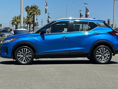 Used 2021 Nissan Kicks SV FWD image 7