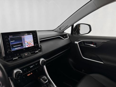 Used 2020 Toyota RAV4 Limited image 23